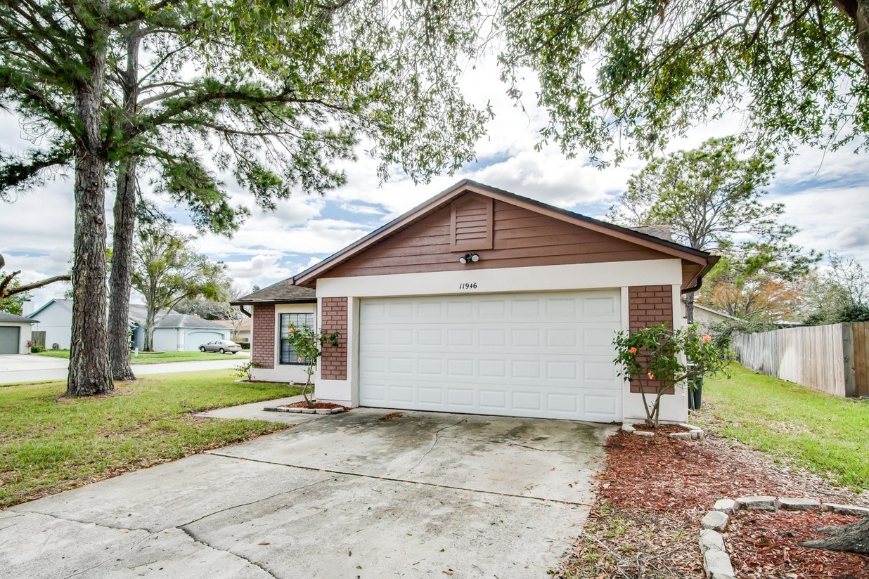 2 Homes for Sale in Orlando, FL with Great Locations & Amenities Galore
